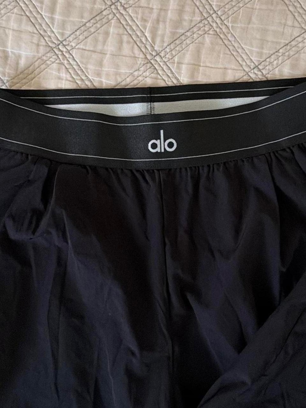 Alo Men's Black Relaxed Lounge Pants - Picture 3 of 3